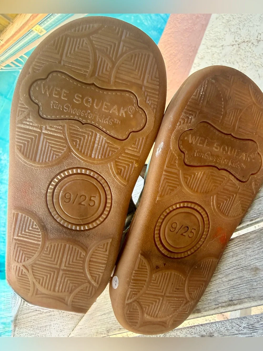 WEE SQUEAK TODDLER SQUEAKY MARY JANE SHOES MOUSE SIZE 9 (3-3.5yrs.)